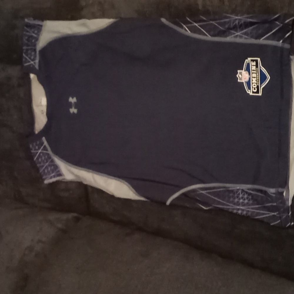 Under armour muscle shirt XL